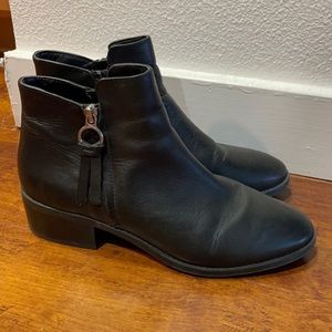 Steve Madden black booties